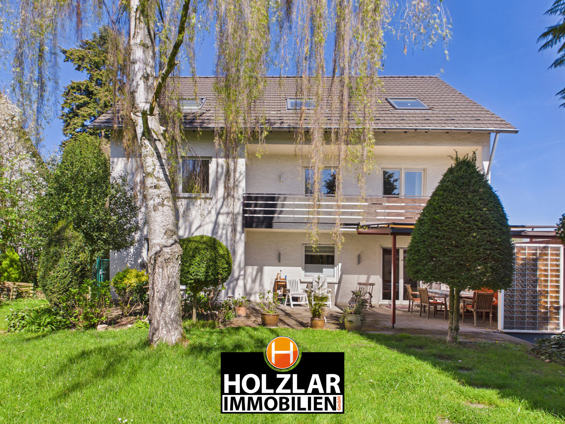 MEHRGENERATIONENHAUS MIT VERMIETUNGSPOTENZIAL & SCHÖNEM SÜDGRUNDSTÜCK IN HOLZLAR